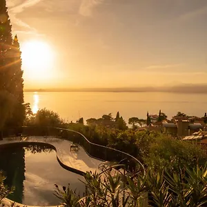 Ca Del Lago Aparthotel
